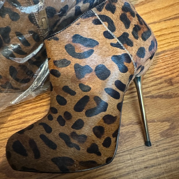 Leopard Print Women's Ankle Booties - 5M - Picture 4 of 7